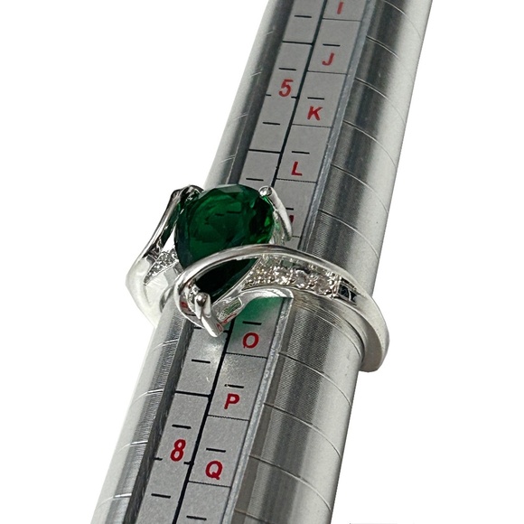 Synthetic Emerald Centre Stone Ring Rhinestone Detail 925 Silver Plate Sz US 6.5 - Picture 5 of 8
